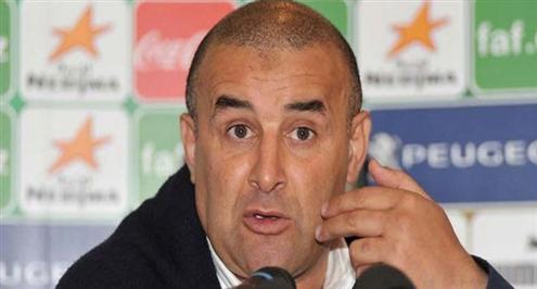 مدرب الدفاع المغربي مرعوب من مواجهة بطل القرن